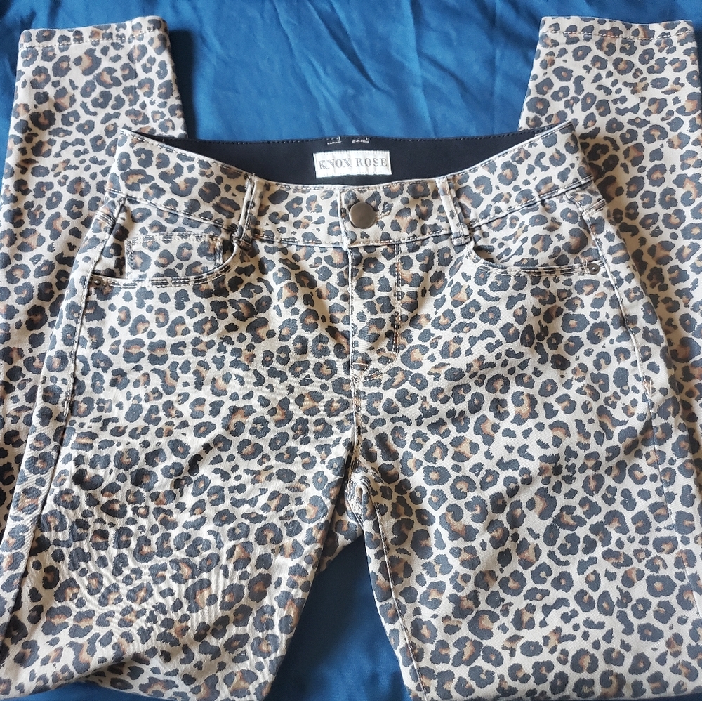 TARGET KNOX ROSE LEOPARD PRINT PANT